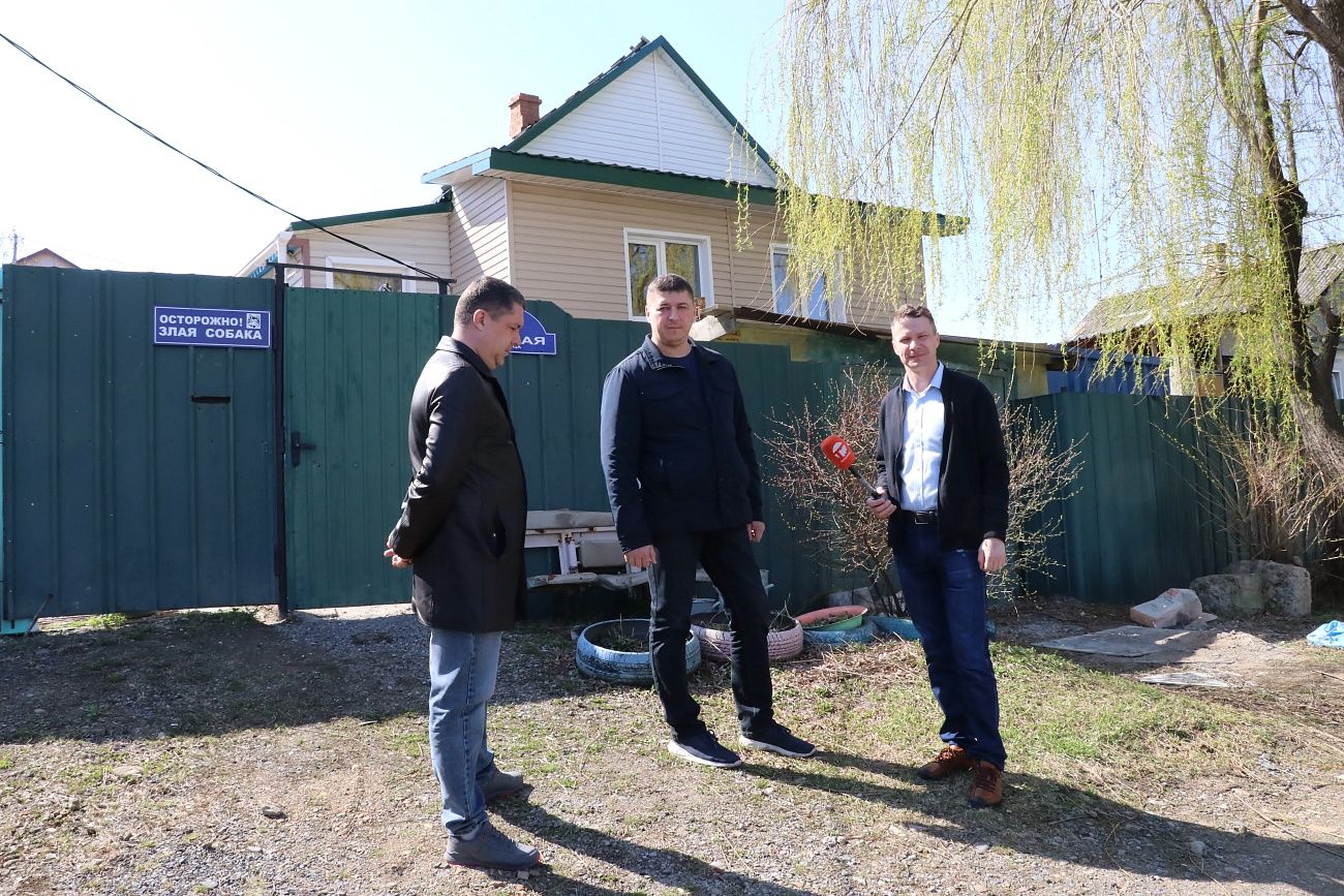 Уссурийские депутаты пришли на помощь погорельцам | 03.05.2023 | Уссурийск  - БезФормата